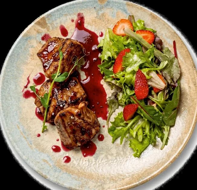 Свинско бонфиле със сос от горски плодове